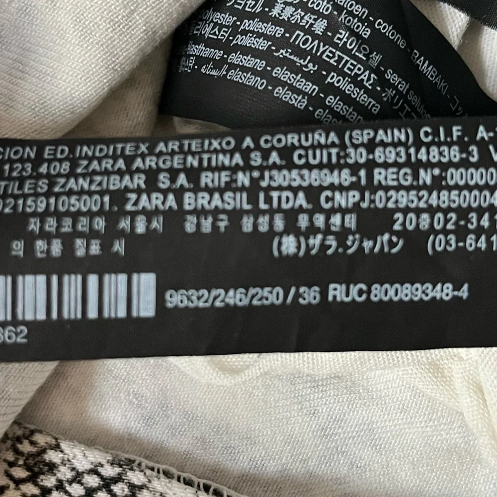 Zara Snake Pattern Skinny Jeans White Black Size 4